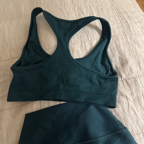Alo Seamless Ribbed Bra - Midnight Green - Picture 2 of 4